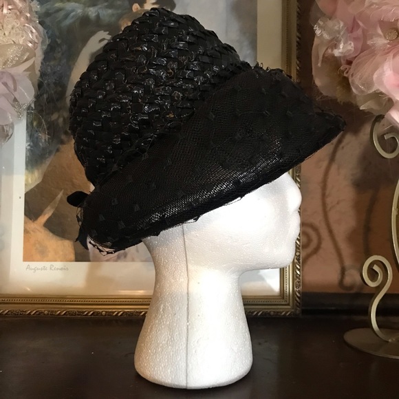 VINTAGE 1960'S JONQUIL BLACK STRAW WITH SWISS DOT TULLE NETTING HAT - Picture 2 of 13
